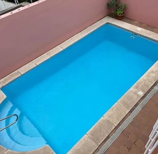 Lujosa Con Piscina Privada