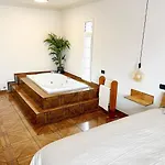 Lujosa Con Piscina Privada *